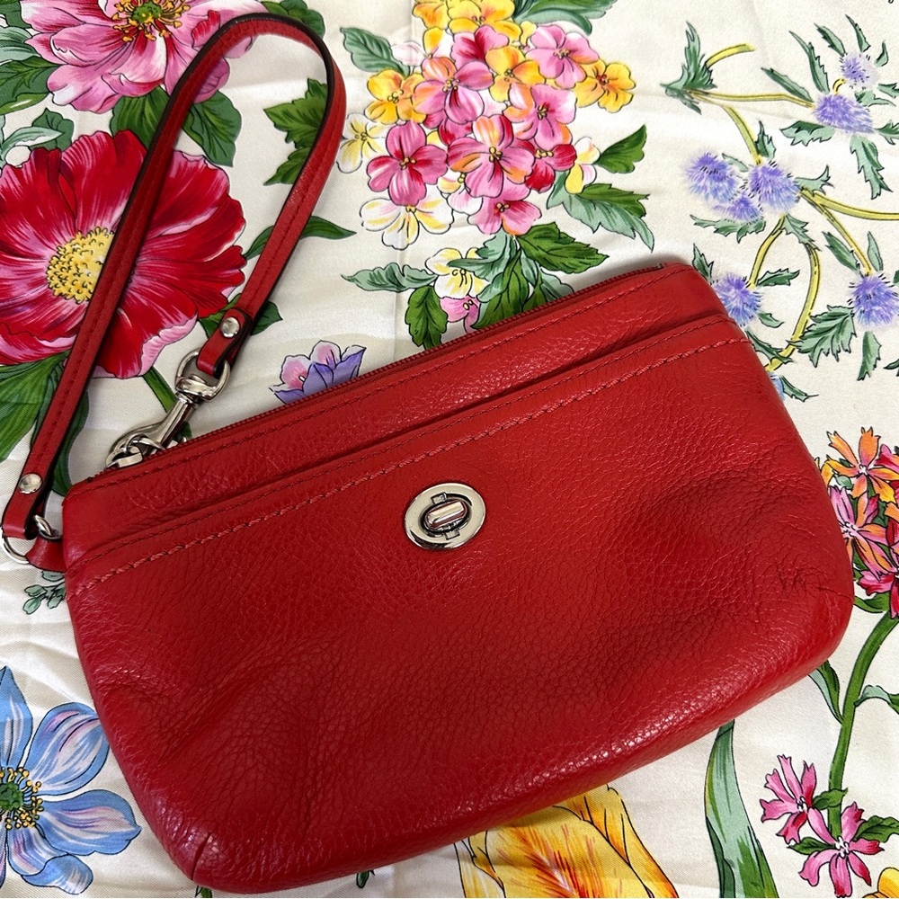 COACH Park Leather Medium Wristlet